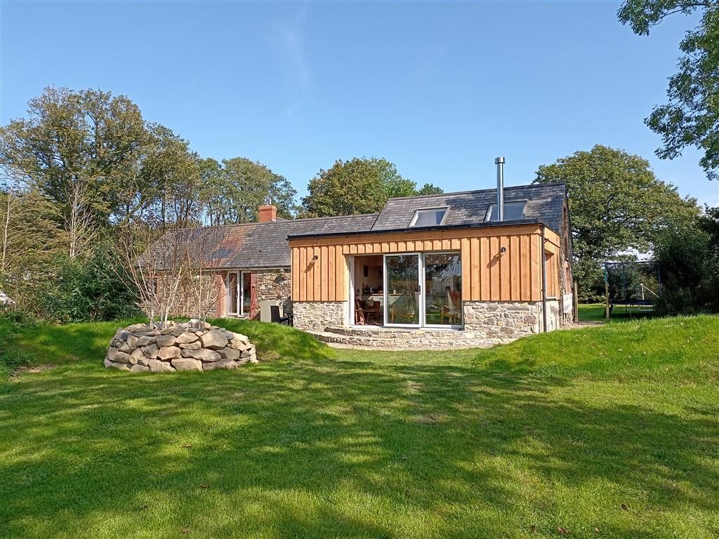 Property photo 3 of 43 The Cowshed In Summer 2024