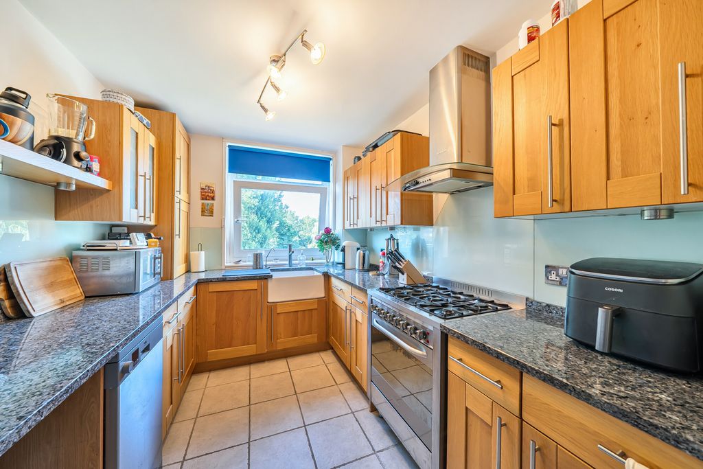 Property photo 2 of 11 1494816-12-6A58A3...