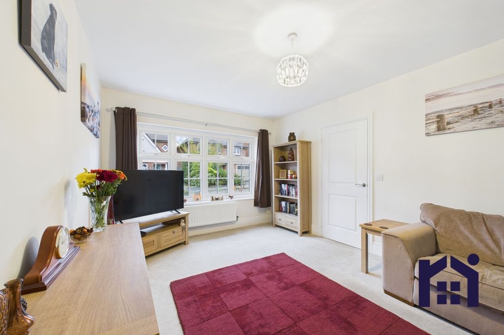 Property photo 2 of 22 Living Room