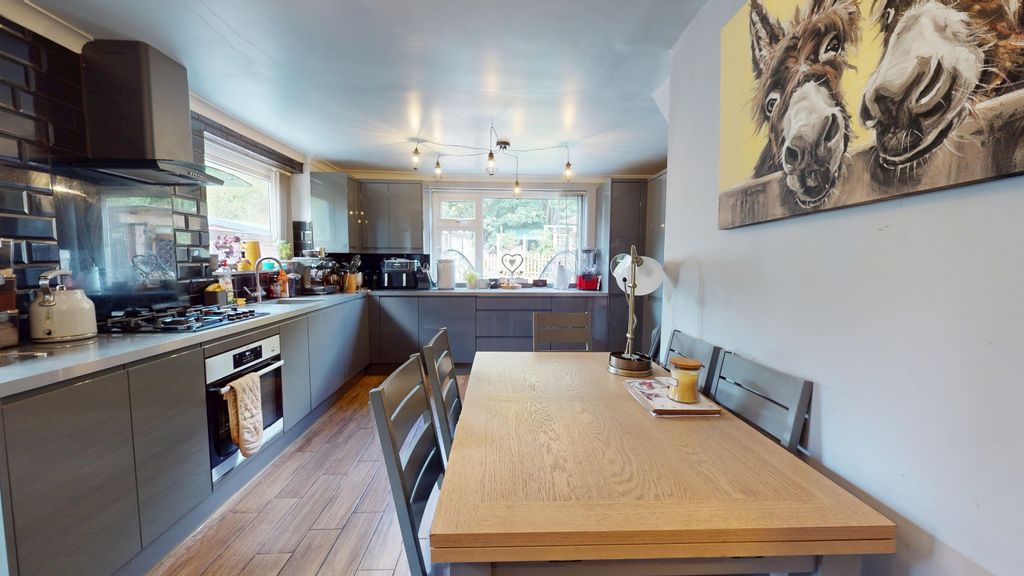 Property photo 2 of 26 4503022