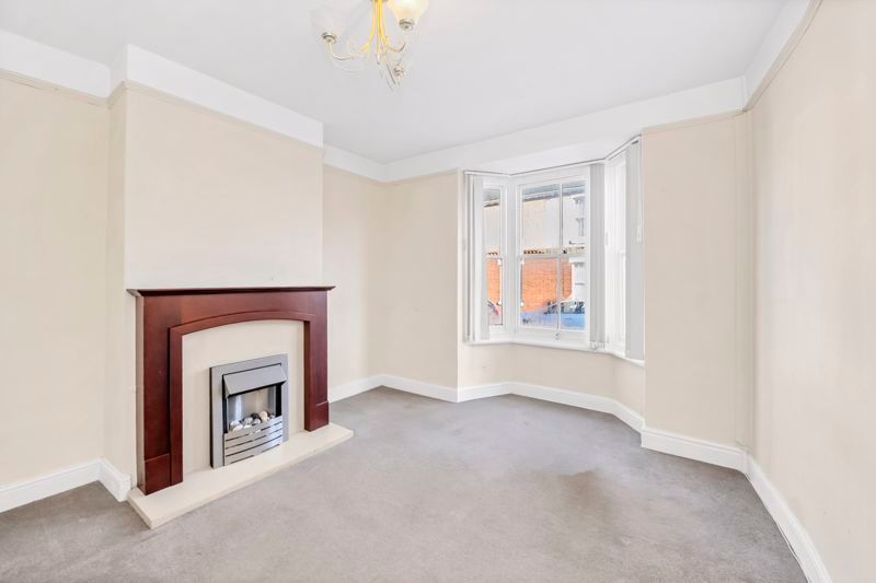 Property photo 2 of 18 Sitting Room