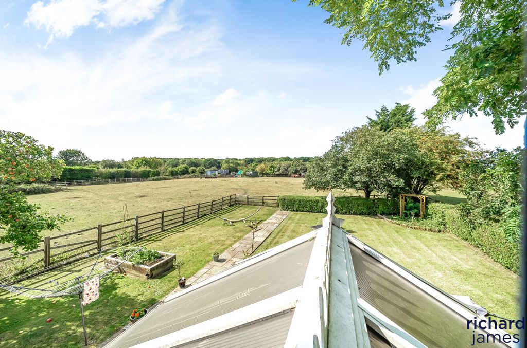 Property photo 2 of 19 1E6A4Ada-2928-447...