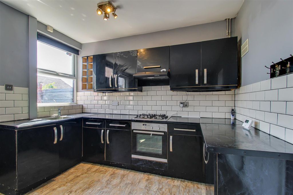 Property photo 3 of 9 Kitchen/Diner