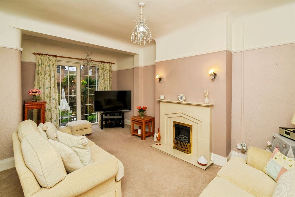 Property photo 2 of 23