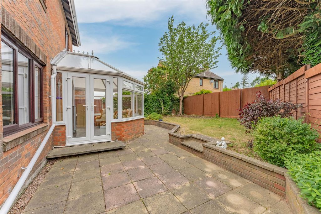 Property photo 2 of 27