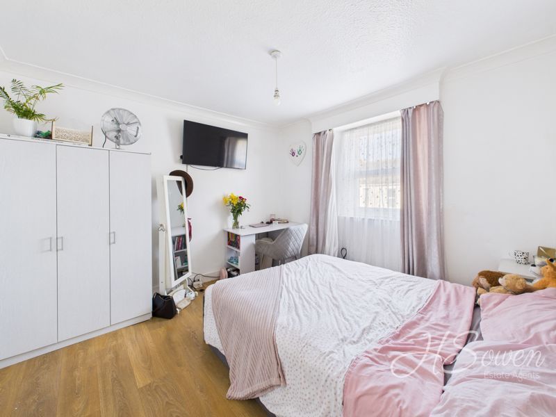 Property photo 3 of 19 Photo 3