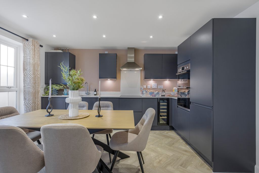 Property photo 2 of 10 Henleygate_Bar_Lakenheath_Kitchen