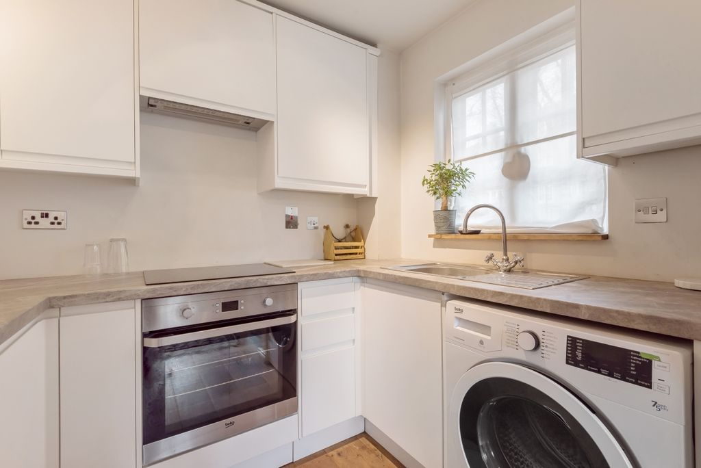 Property photo 2 of 6 415448 (4)