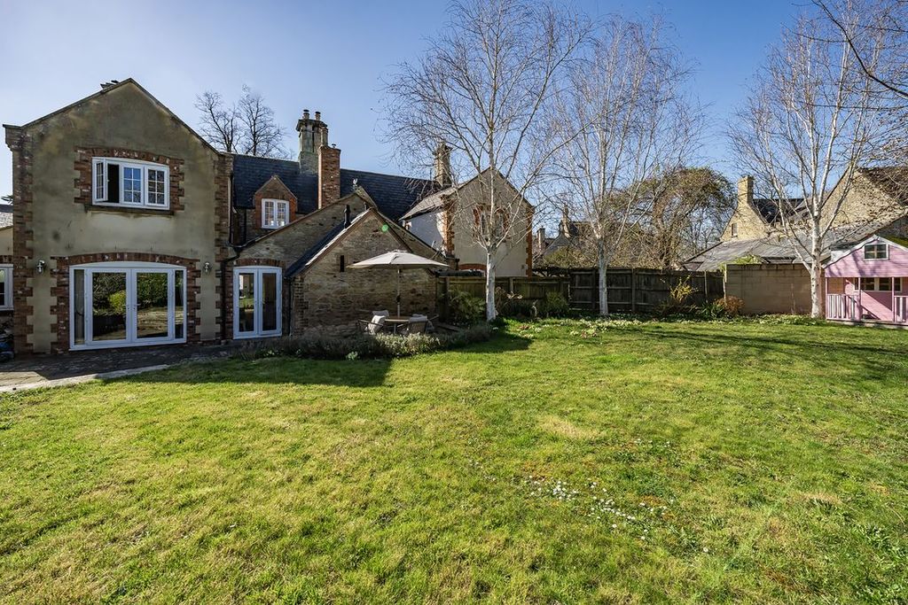 Property photo 3 of 24 126873632