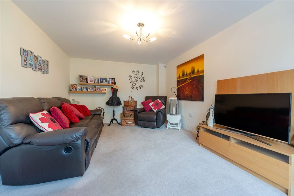 Property photo 2 of 13 Picture No. 01