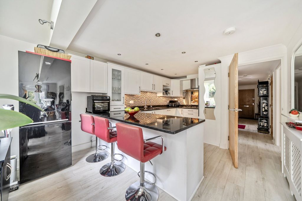 Property photo 3 of 29 Kitchen