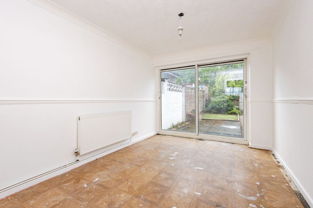 Property photo 3 of 17 Photo