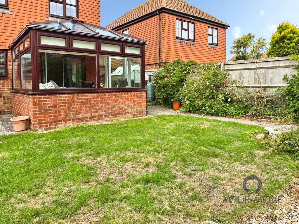 Property photo 3 of 26 Garden