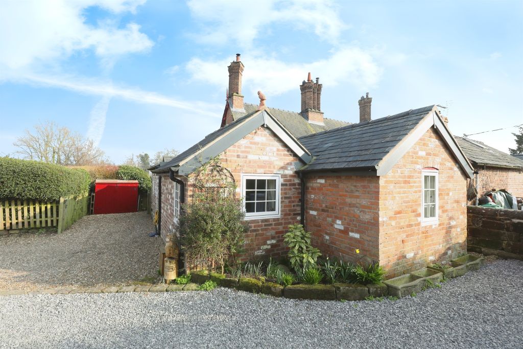 Property photo 2 of 20