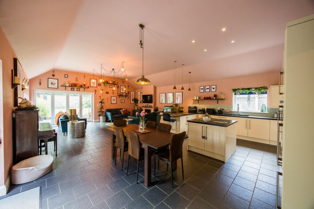 Property photo 2 of 22 Image