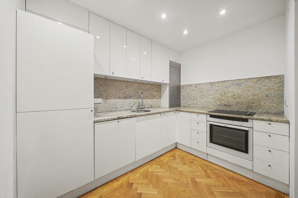 Property photo 3 of 9 4647444