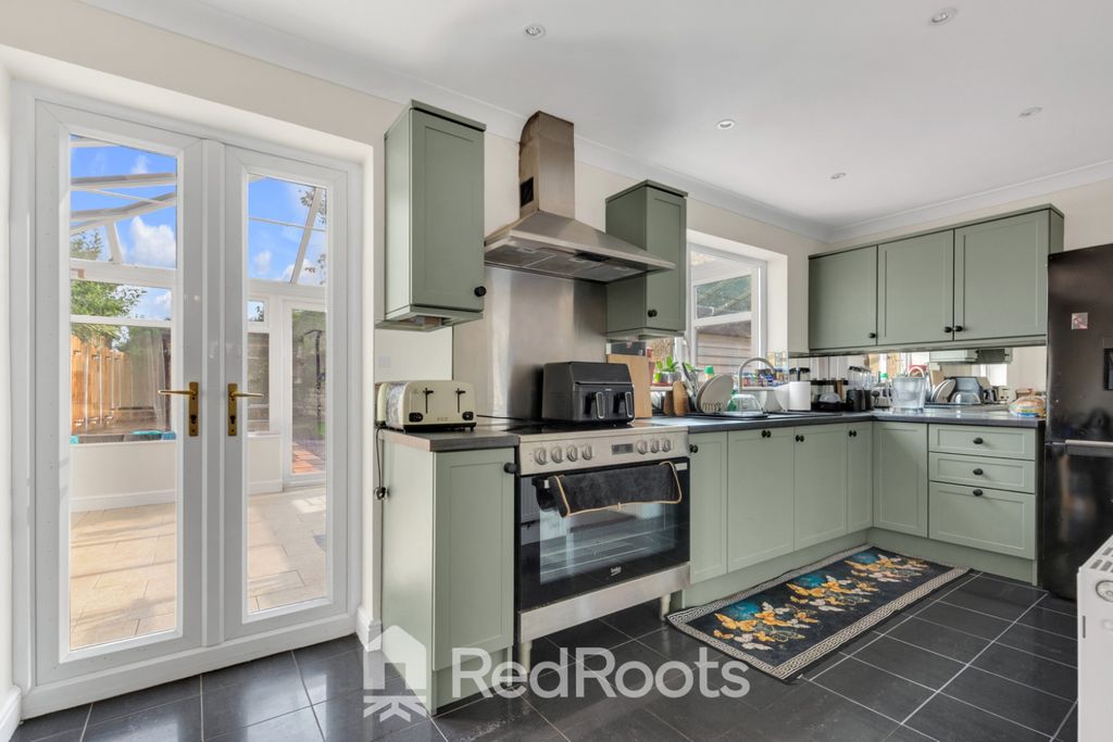Property photo 2 of 27 5318332