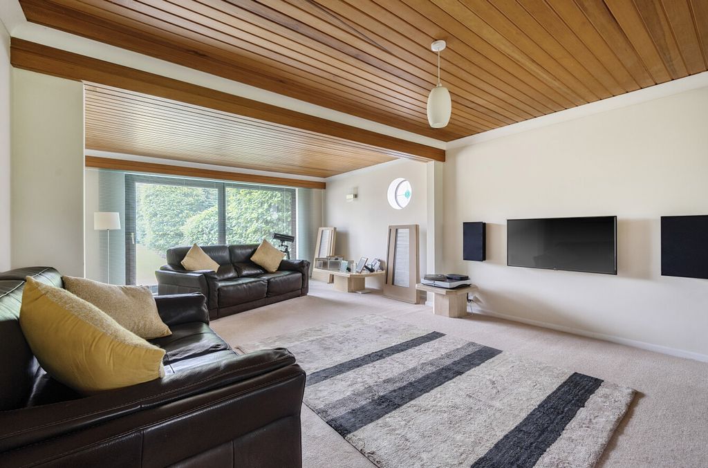 Property photo 2 of 17 1315685-7-685d0F9...