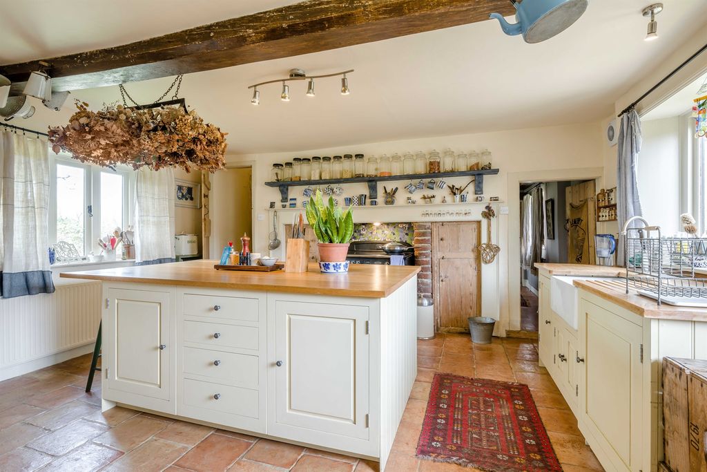 Property photo 2 of 16