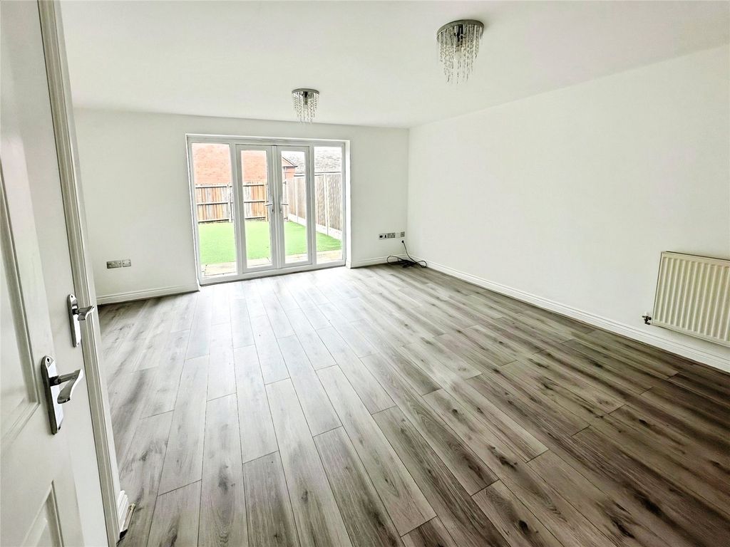 Property photo 2 of 17 Family Room