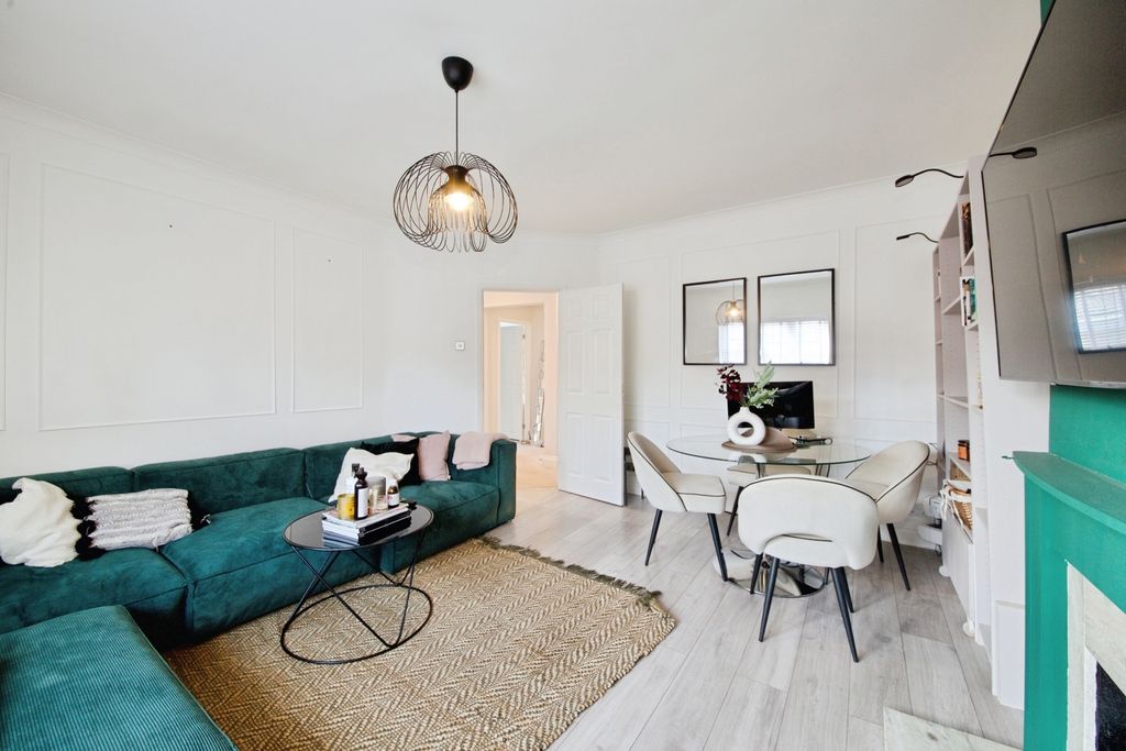 Property photo 3 of 19 Pbox-Img.Jpg