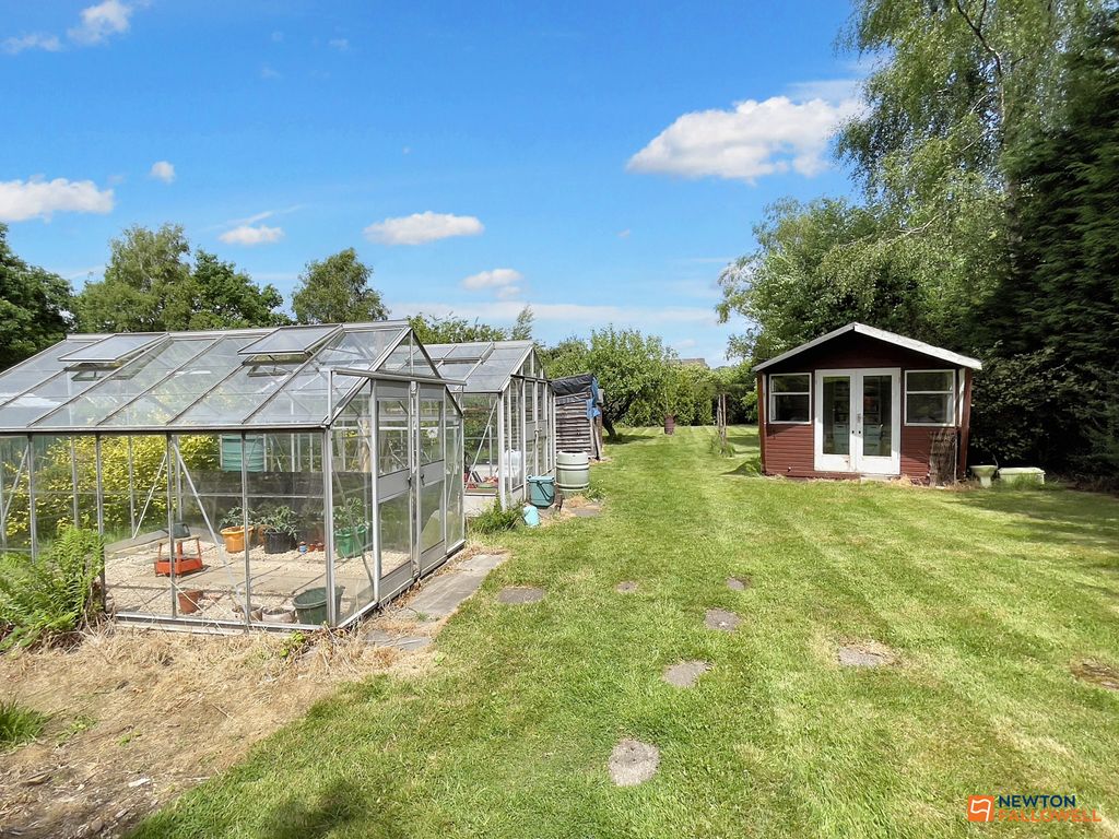 Property photo 3 of 34