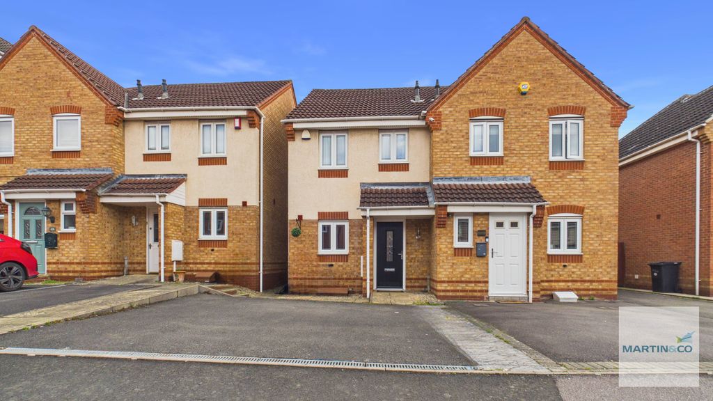 Property photo 1 of 16 Cam03663G0-Pr0252-Still026