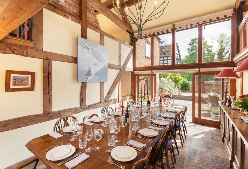 Property photo 2 of 32 Dining Room