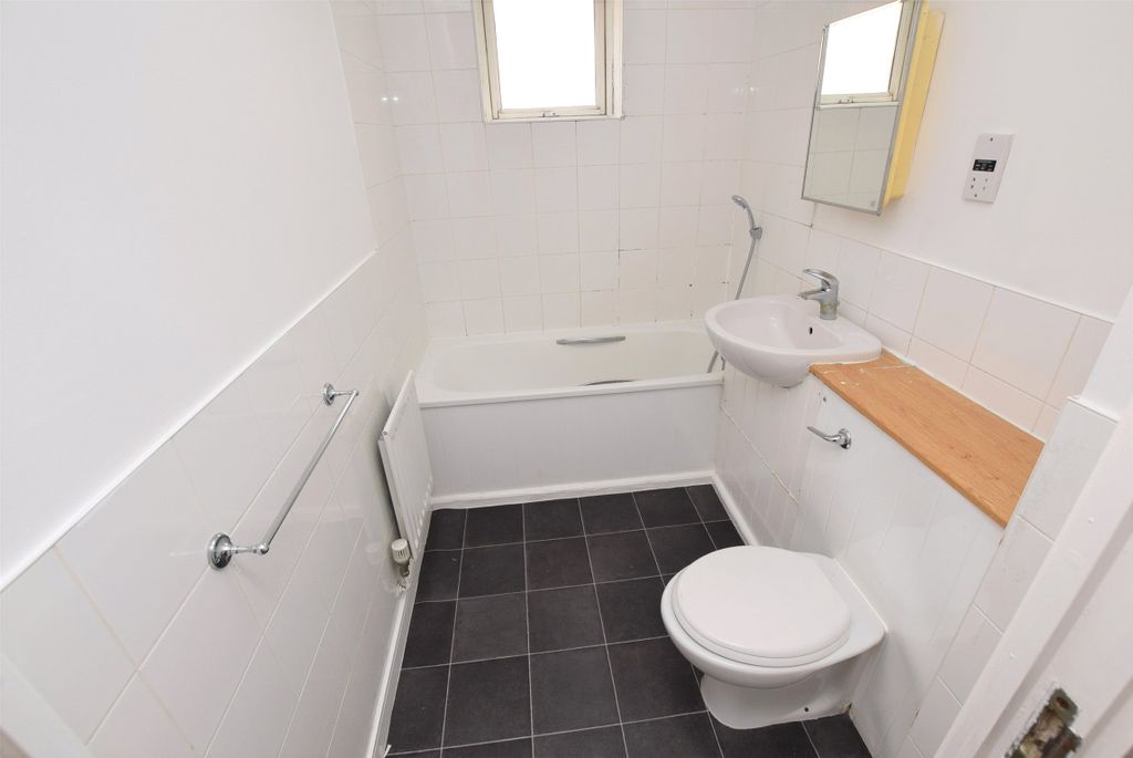 Property photo 3 of 6 Bathroom