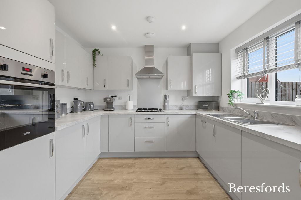 Property photo 2 of 18 Kitchen Area
