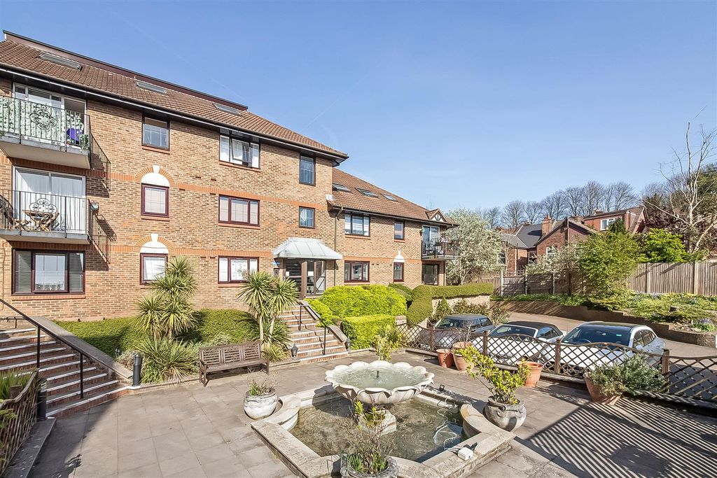 Property photo 1 of 13 Entrance To Flat