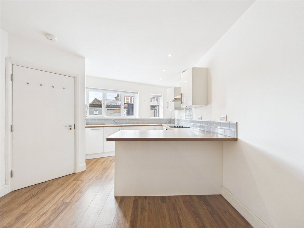 Property photo 3 of 18 Picture No. 32