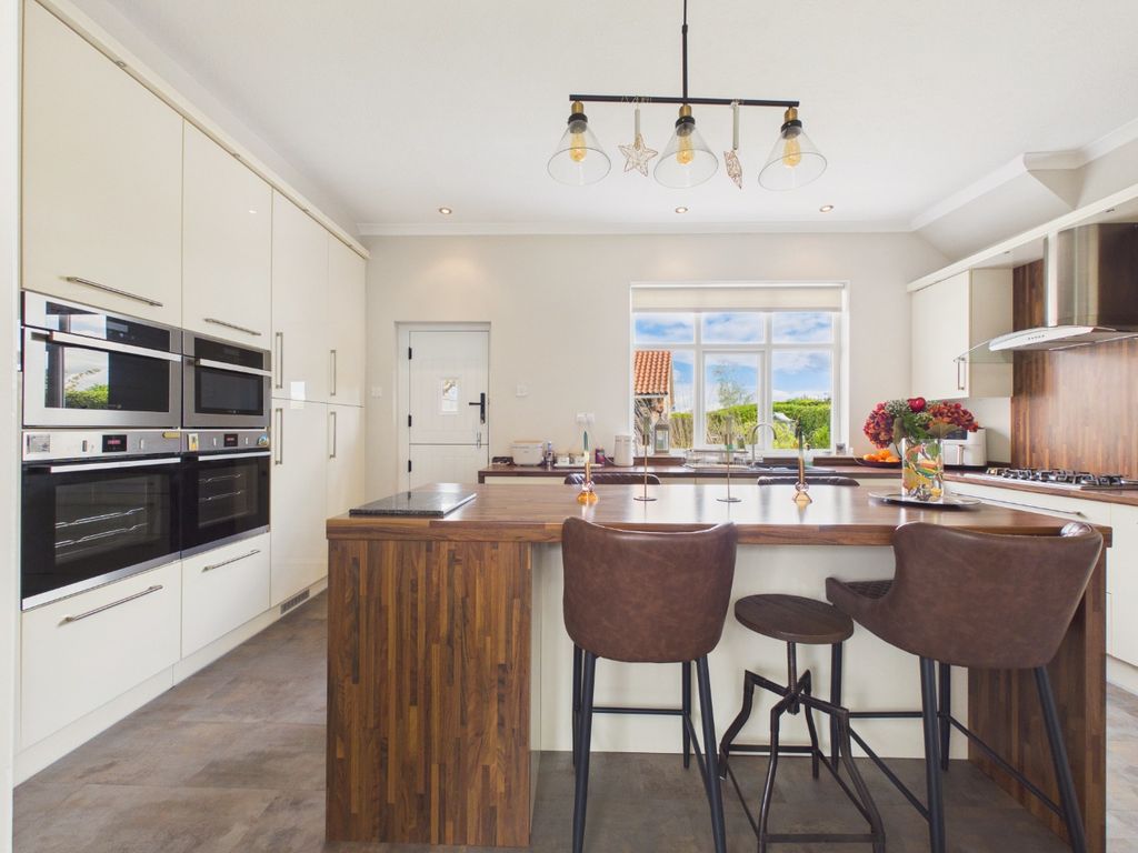 Property photo 3 of 24 4340334