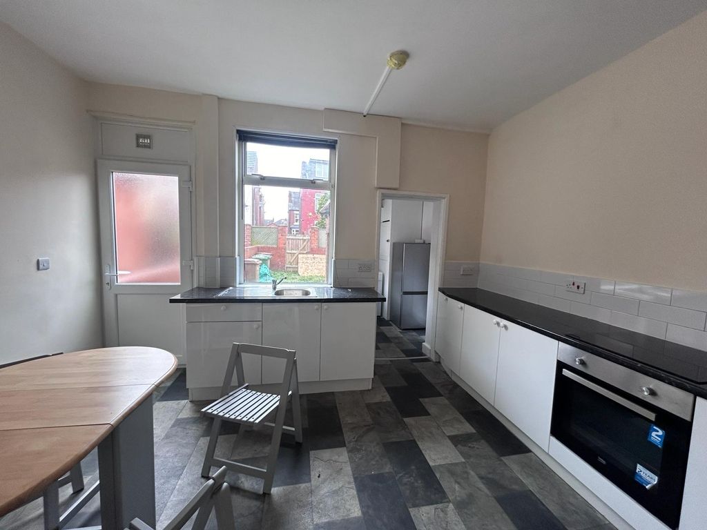 Property photo 3 of 13 Gallery