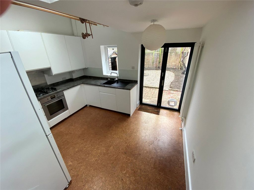 Property photo 3 of 10 Picture No. 32