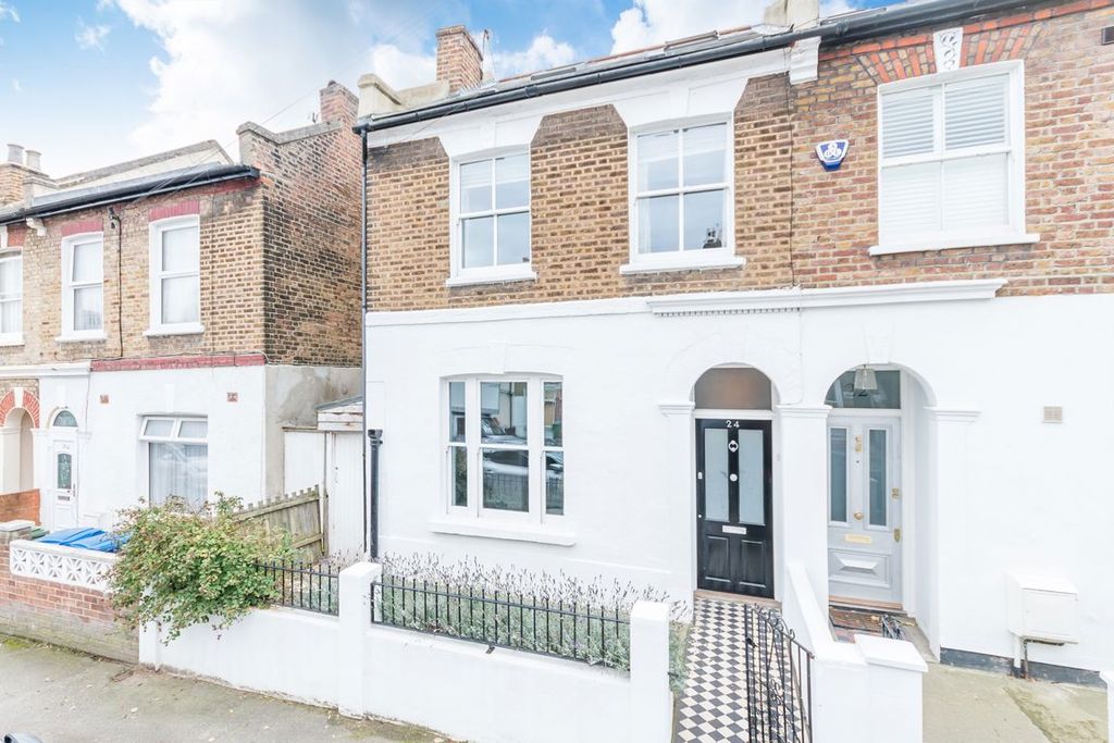 Property photo 1 of 12