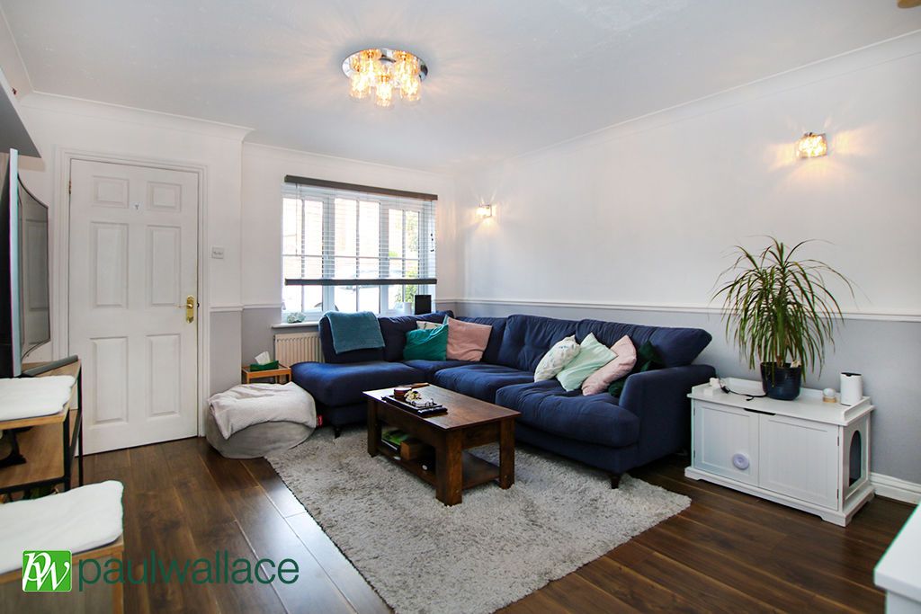 Property photo 2 of 16 Lounge