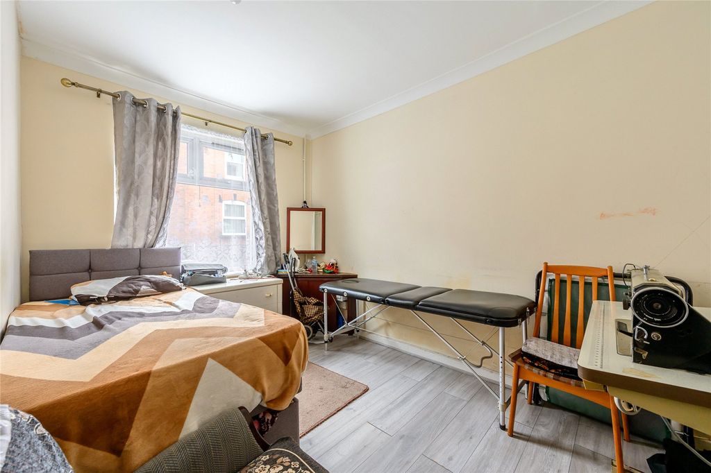 Property photo 2 of 17 Picture No. 09