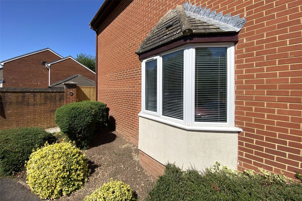 Property photo 2 of 16 Picture No. 17