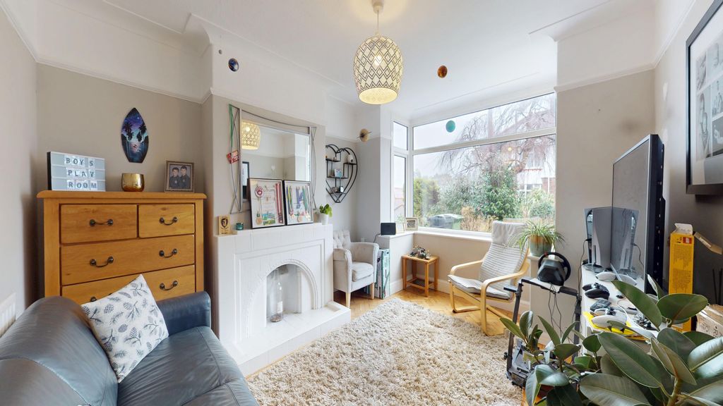 Property photo 2 of 23