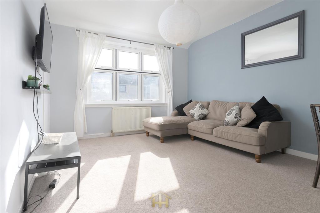 Property photo 2 of 14 15Bayview-0001.Jpg