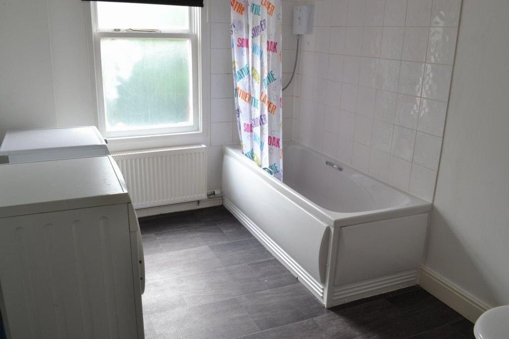 Property photo 3 of 11 Picture No. 06