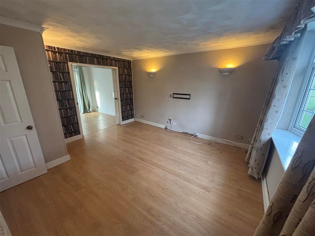 Property photo 2 of 14 Image