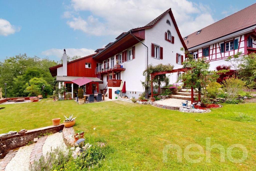 Property photo 1 of 12