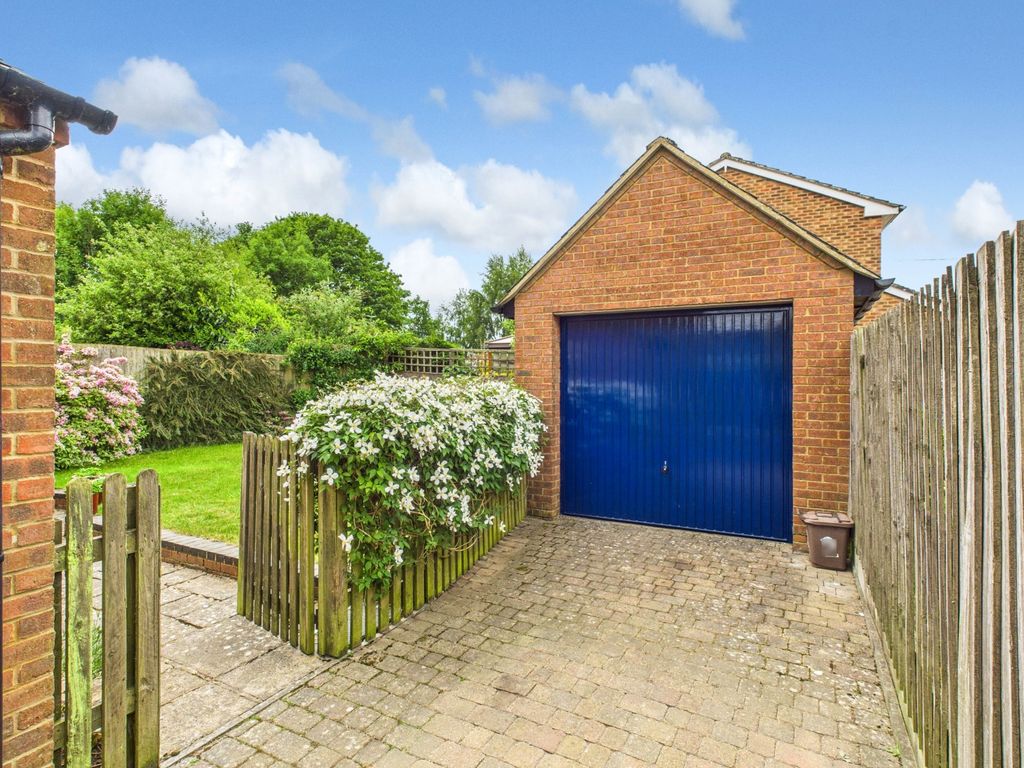 Property photo 2 of 28 2. Cam04922G0-Pr0024-Still031