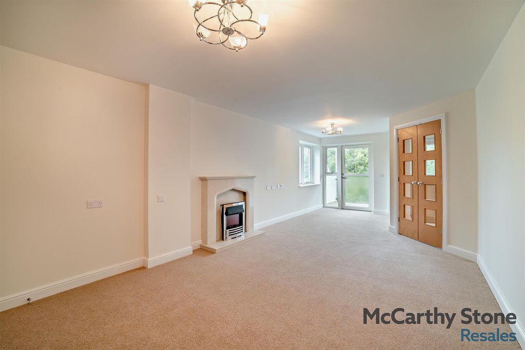 Property photo 3 of 12 Living Room