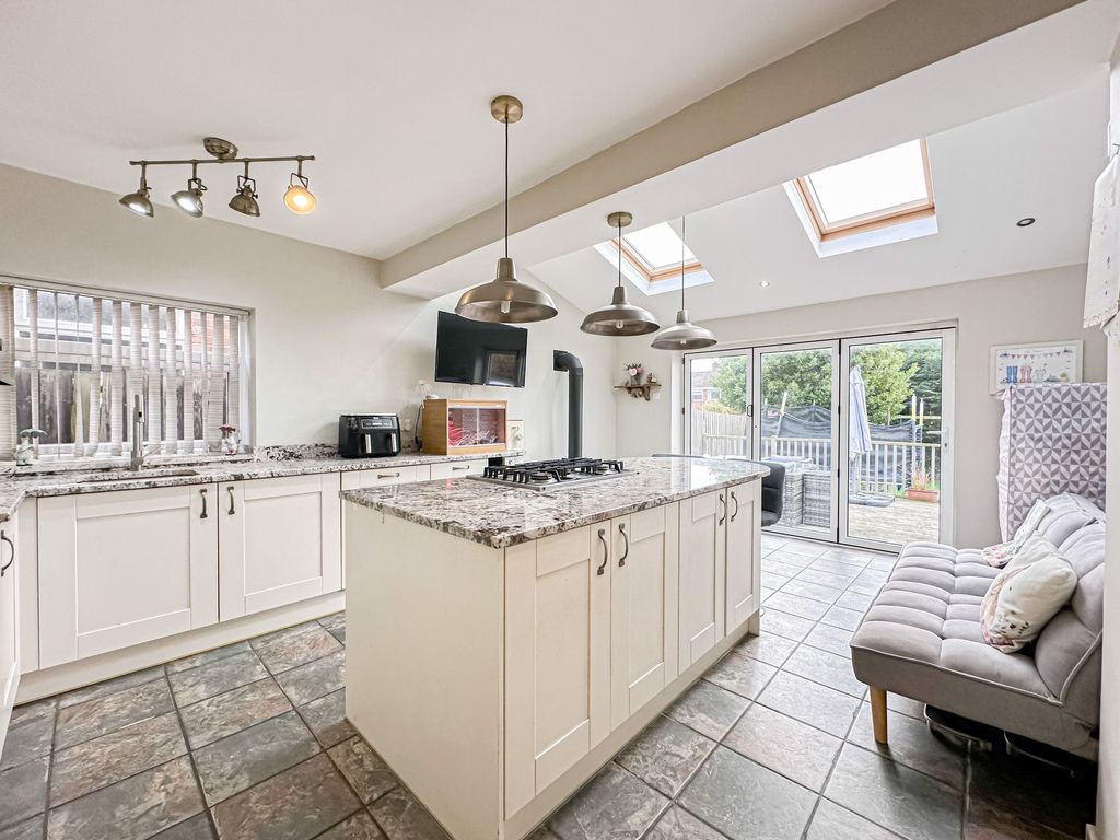 Property photo 2 of 16 Photo 5