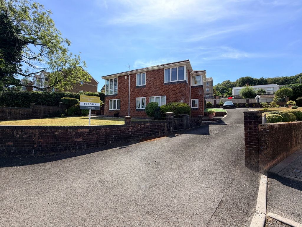 Property photo 1 of 53
