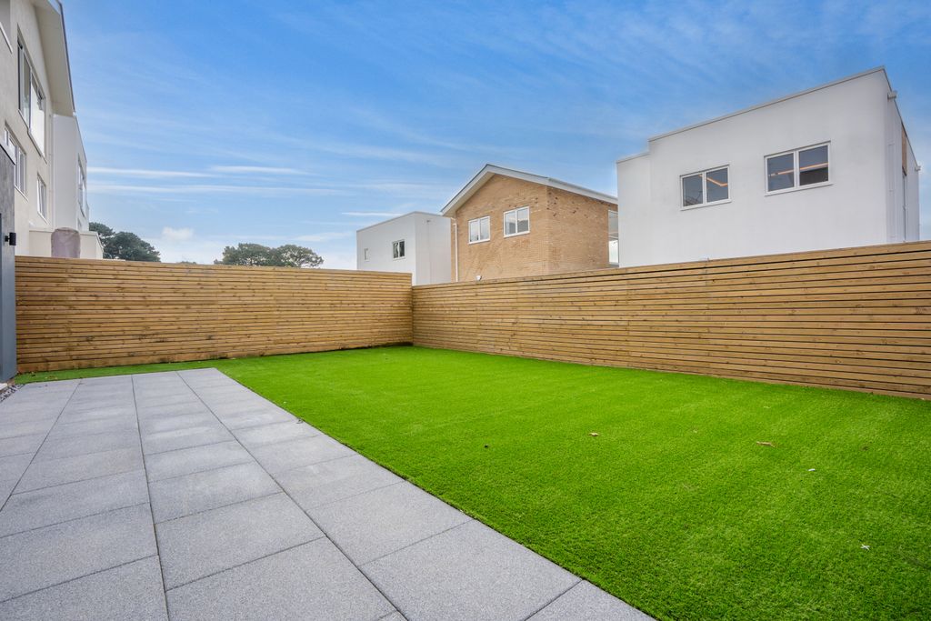 Property photo 2 of 16 Picture No. 44