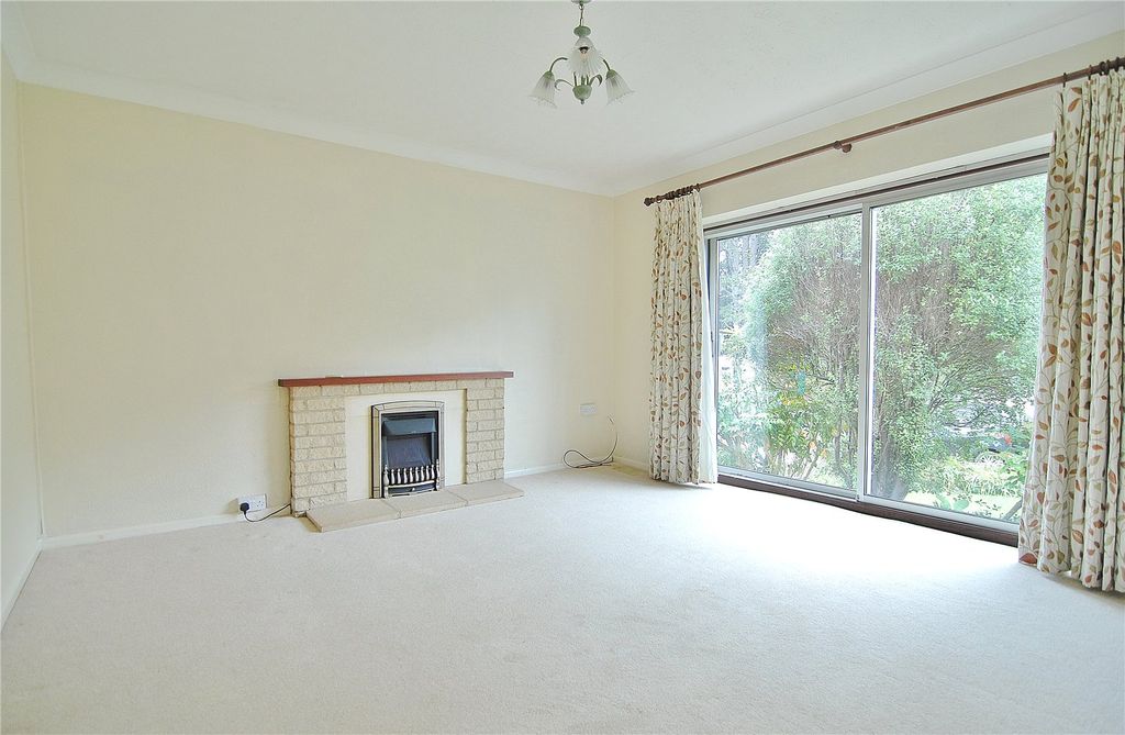 Property photo 2 of 16 Picture No. 28